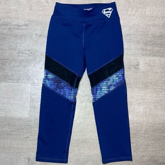 Her Universe Superman Print Mesh Inset Capris by DC Comics, Juniors' Medium - Picture 3 of 12